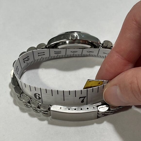 Disney Women's Mickey Mouse Silver-Tone Stainless Steel 7" Band Watch MCK807 - Picture 6 of 12